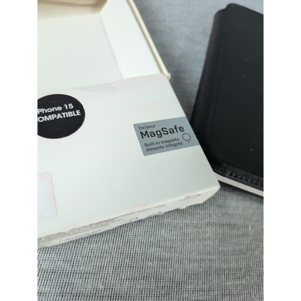Otterbox Detachable Folio Wallet for MagSafe- for iPhone 14 and 15 - Picture 10 of 15